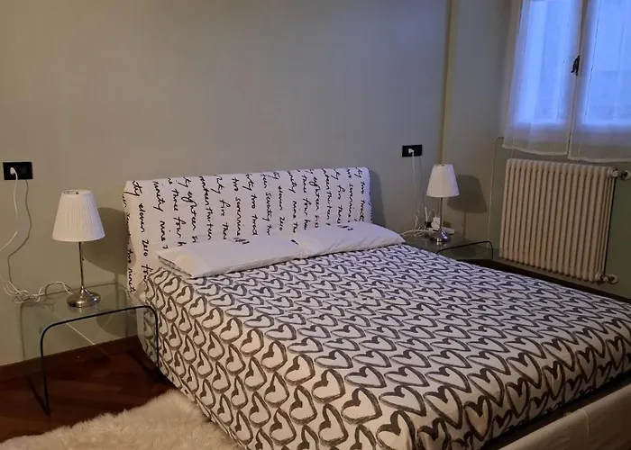 فندق مبيت وإفطار Carducci كومو