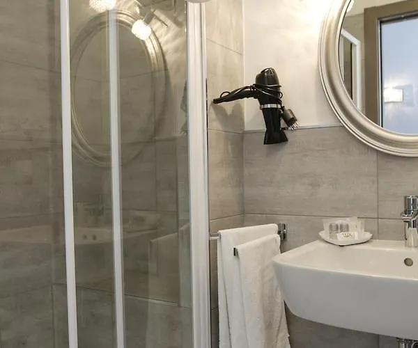 Carducci 4* كومو